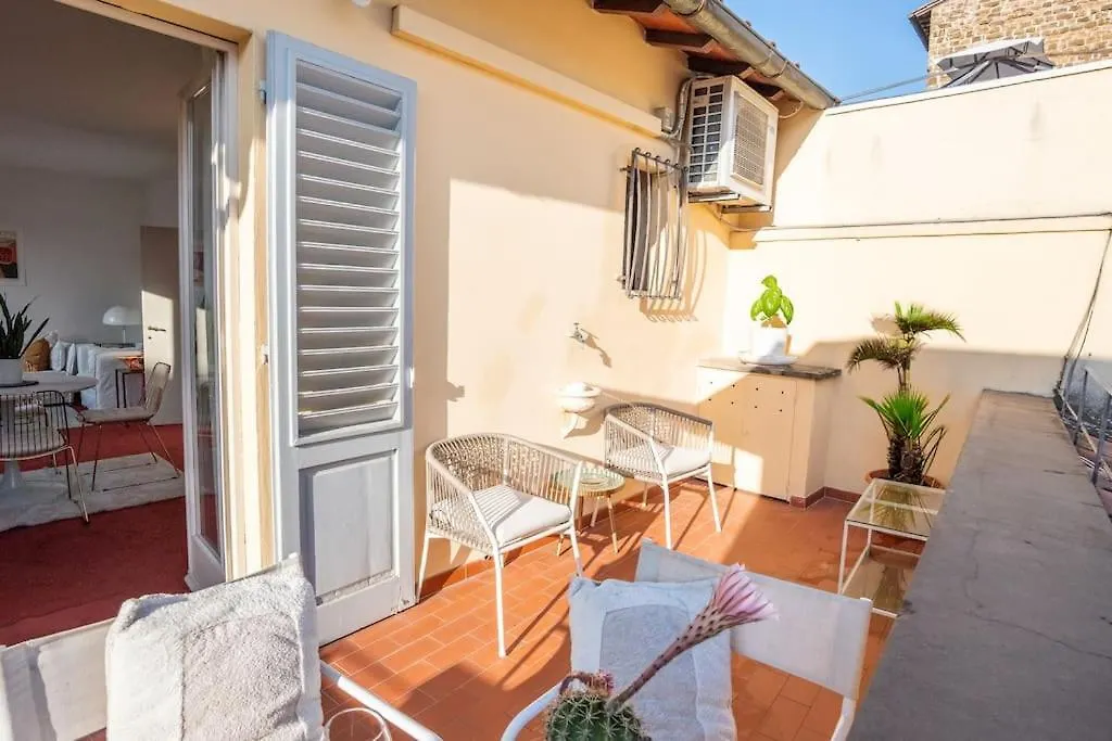 Ponte Vecchio'S Penthouse Apartment Florence